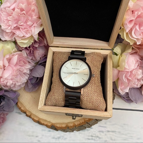 Luxury 100% Handmade Ebony Wood Quartz Watch - Picture 6 of 16